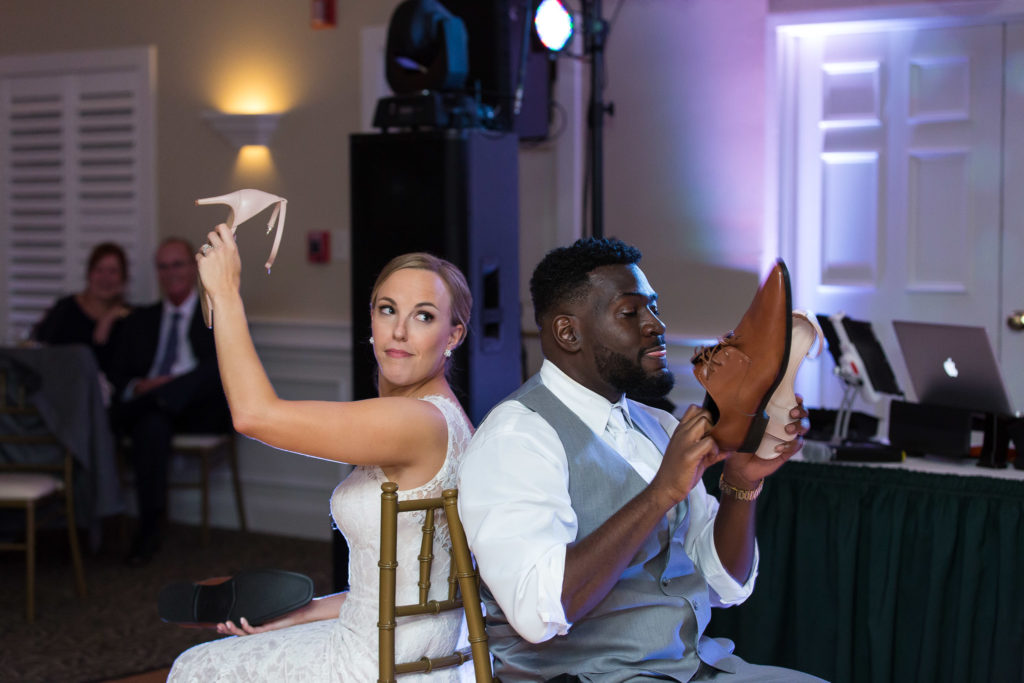 wedding photos bride groom shoe game