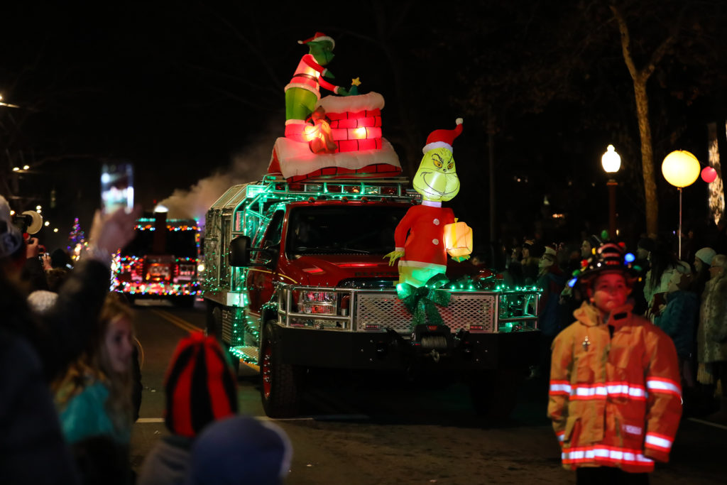 simsbury celebrates 2018 photos parade firetrucks