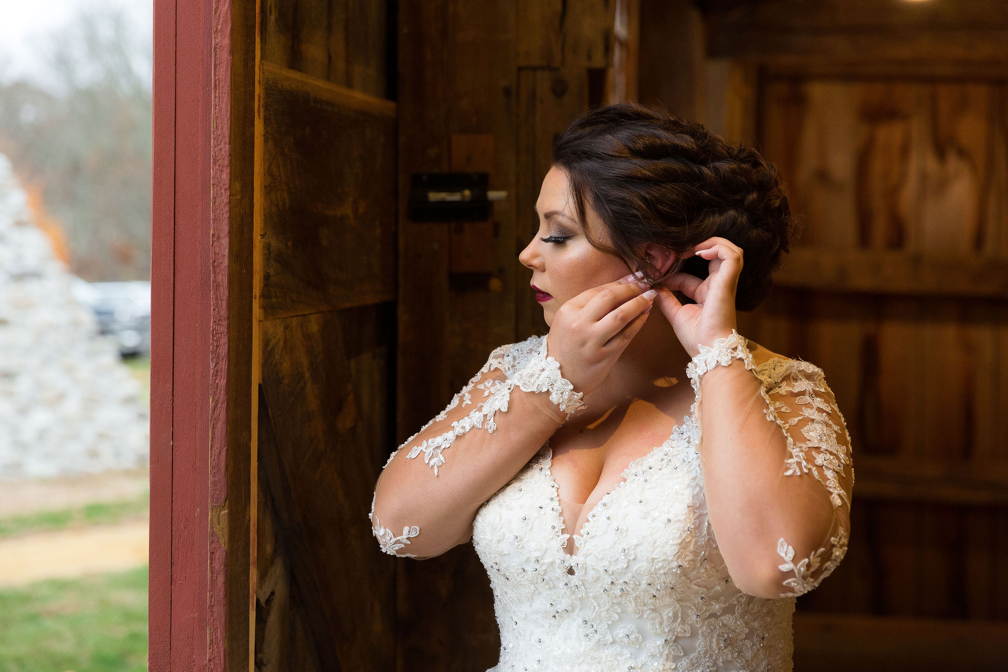 rustic-barn-wedding-photo-ct-nathan-hale