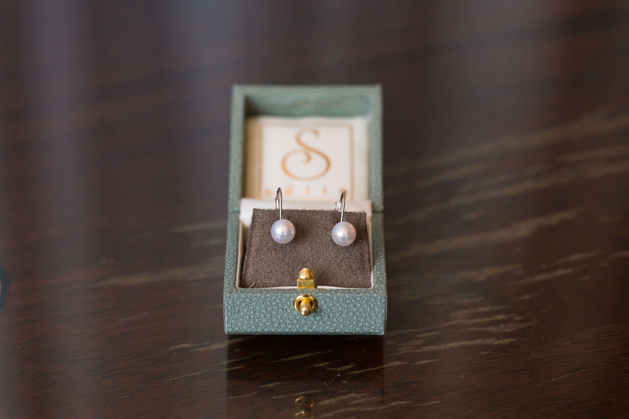 wedding-earrings-bride