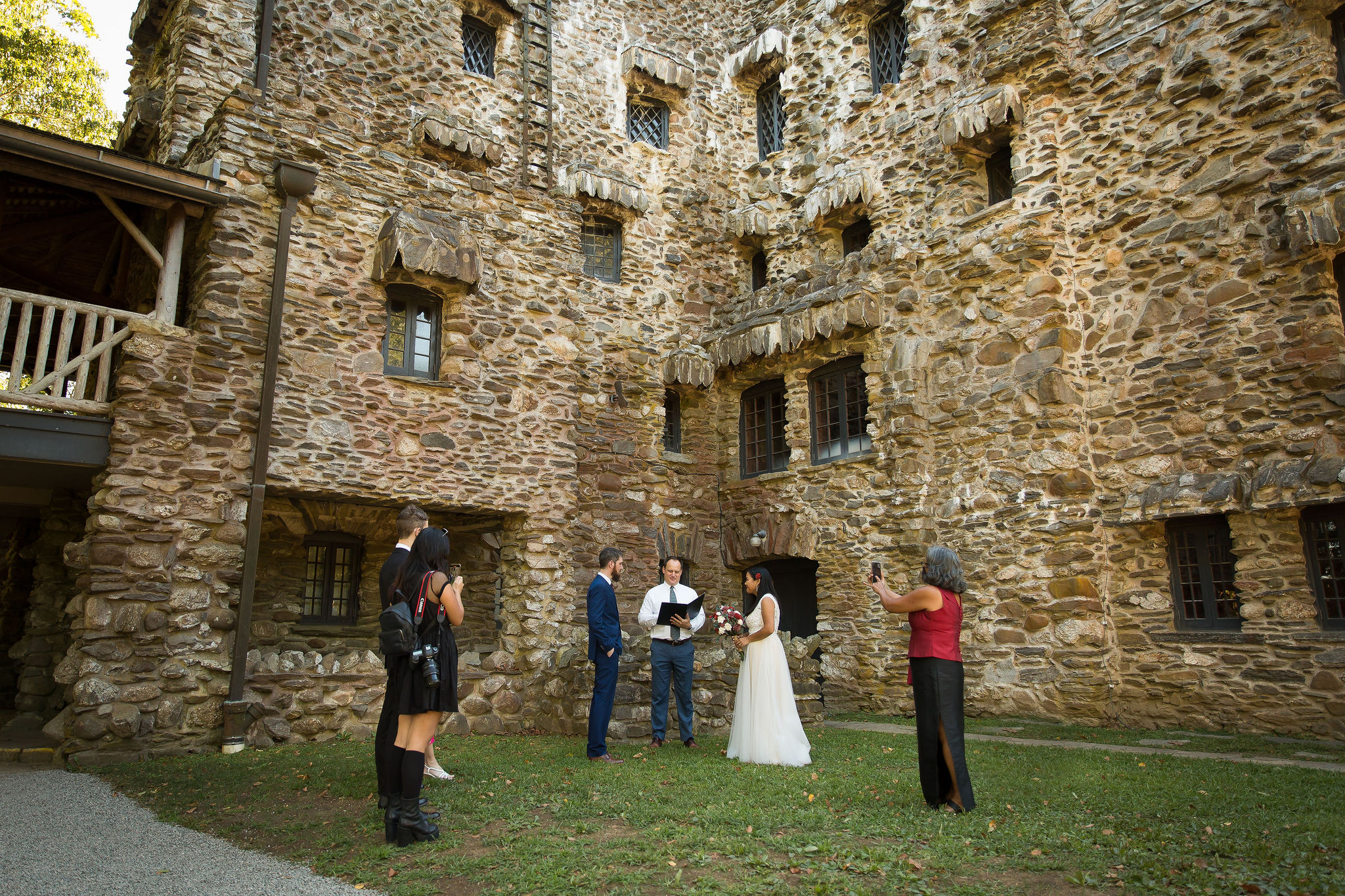 elopement photos at gillette castle connecticut