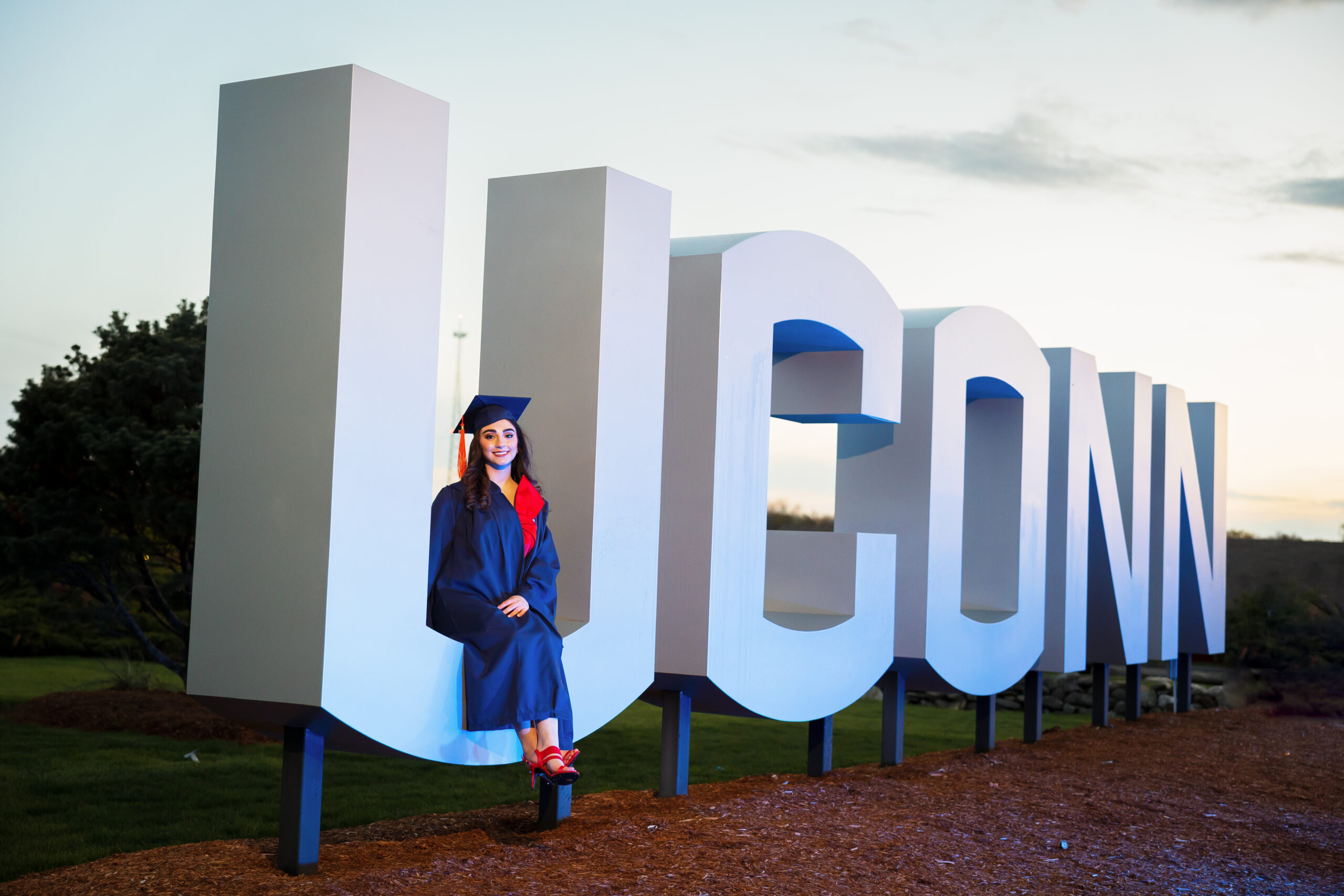 uconn senior grad photos